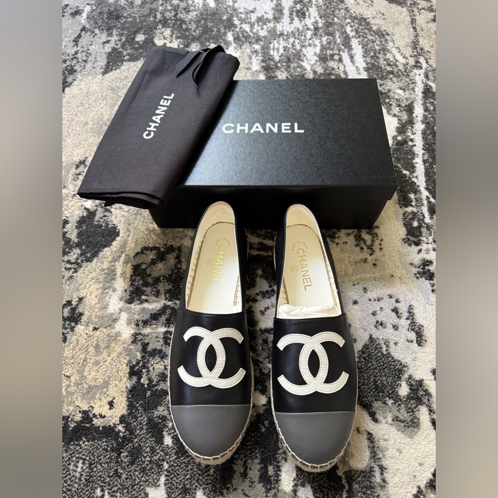NWB Authentic CHANEL Espadrilles Black/White/Dark Gray - Size 41